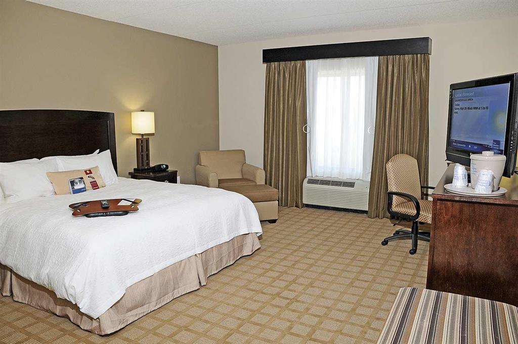 Hampton Inn & Suites Flowery Branch Room photo