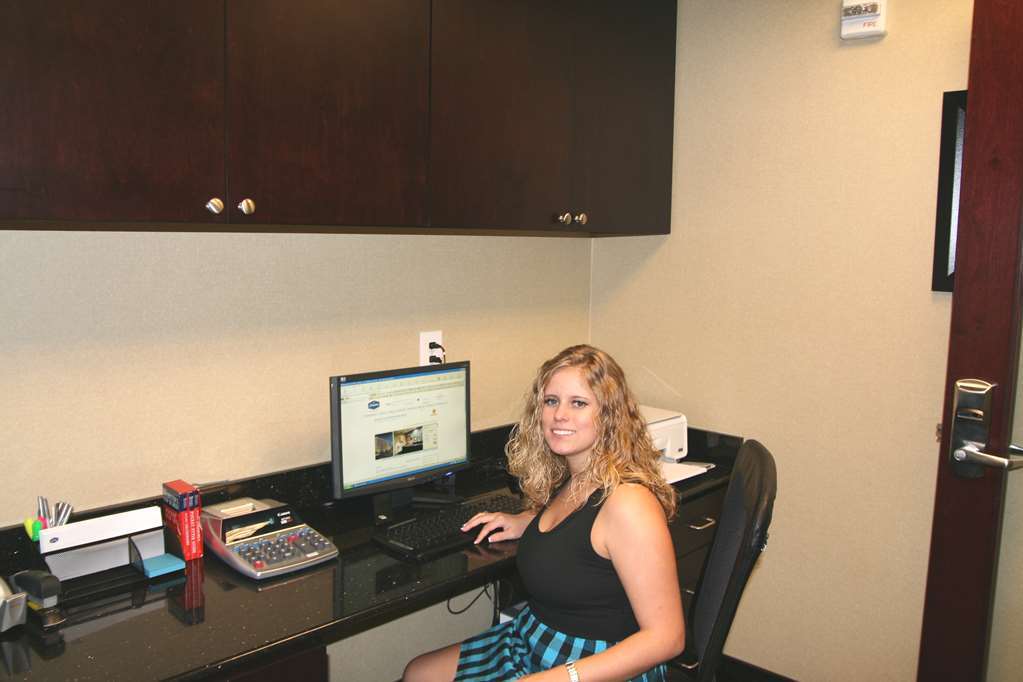Hampton Inn & Suites Flowery Branch Facilities photo